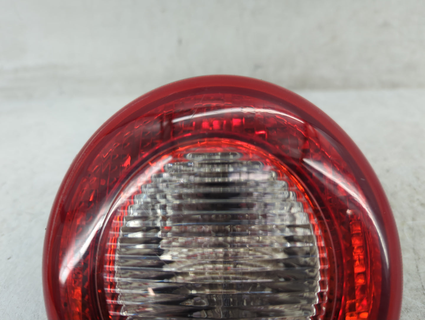 2006-2011 Chevrolet Hhr Tail Light Assembly Driver Left OEM P/N:22709548 Fits Fits 2006 2007 2008 2009 2010 2011 OEM Used Au