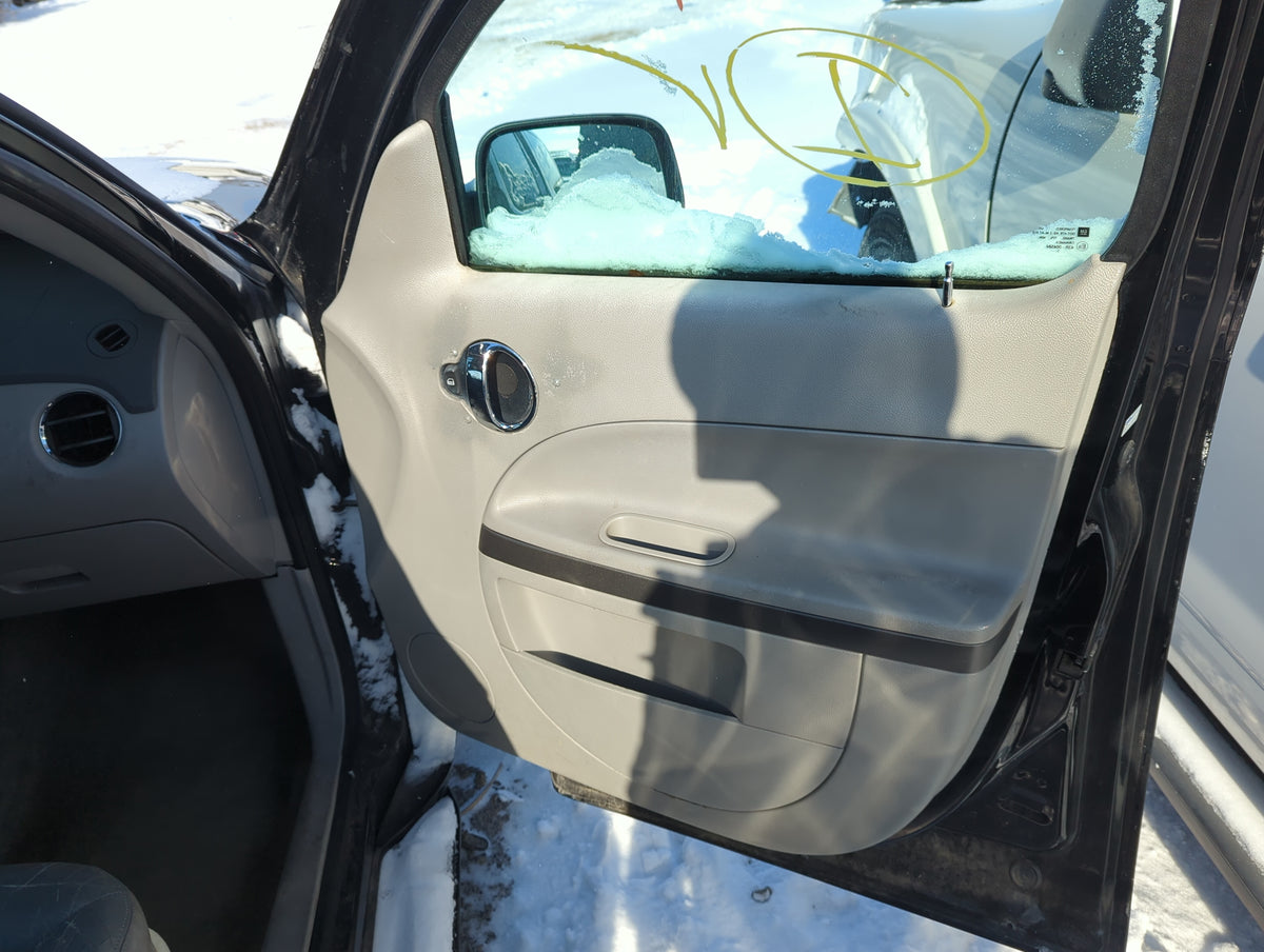 2006 Chevrolet Hhr Front Right Passenger Interior Door Panel Trim 1318602 - Oemusedautoparts1.com