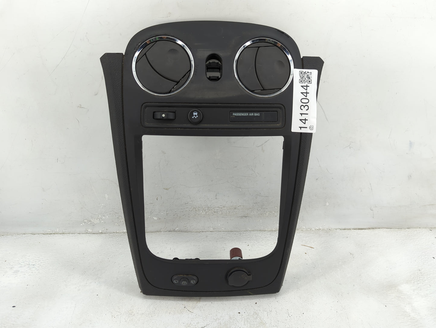 2006 Chevrolet Hhr Information Radio Display Screen Bezel Vents - Oemusedautoparts1.com