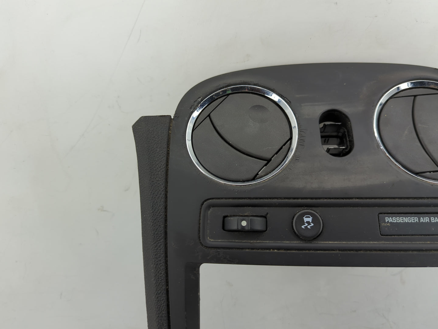2006 Chevrolet Hhr Information Radio Display Screen Bezel Vents - Oemusedautoparts1.com