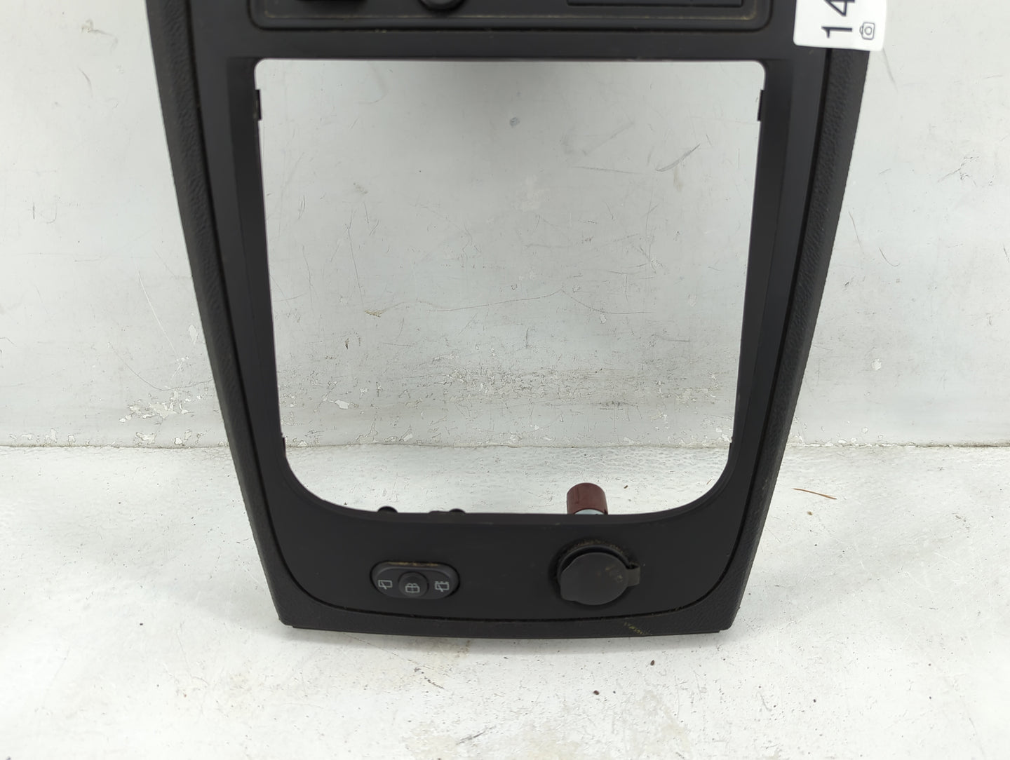 2006 Chevrolet Hhr Information Radio Display Screen Bezel Vents - Oemusedautoparts1.com