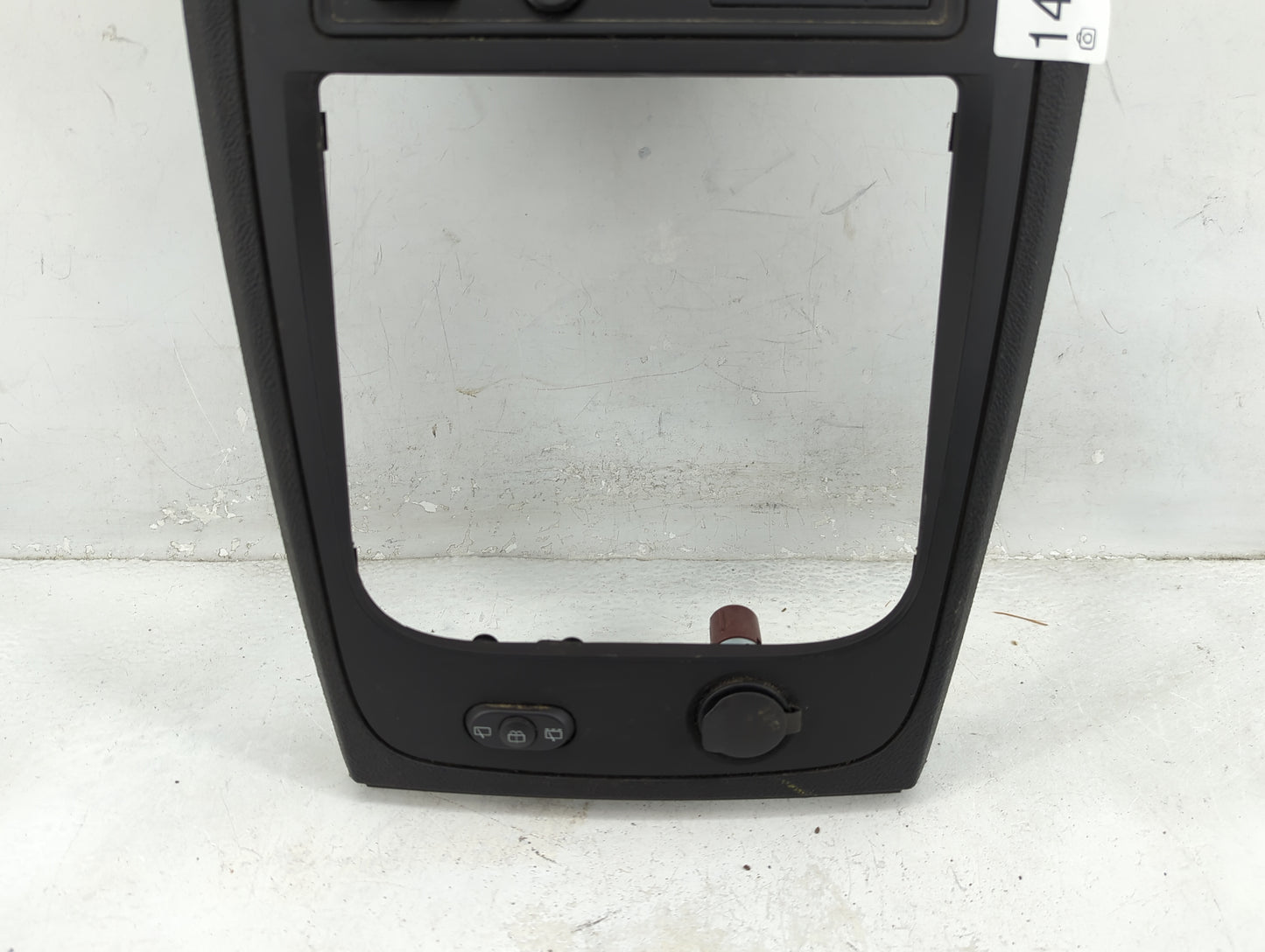 2006 Chevrolet Hhr Information Radio Display Screen Bezel Vents - Oemusedautoparts1.com