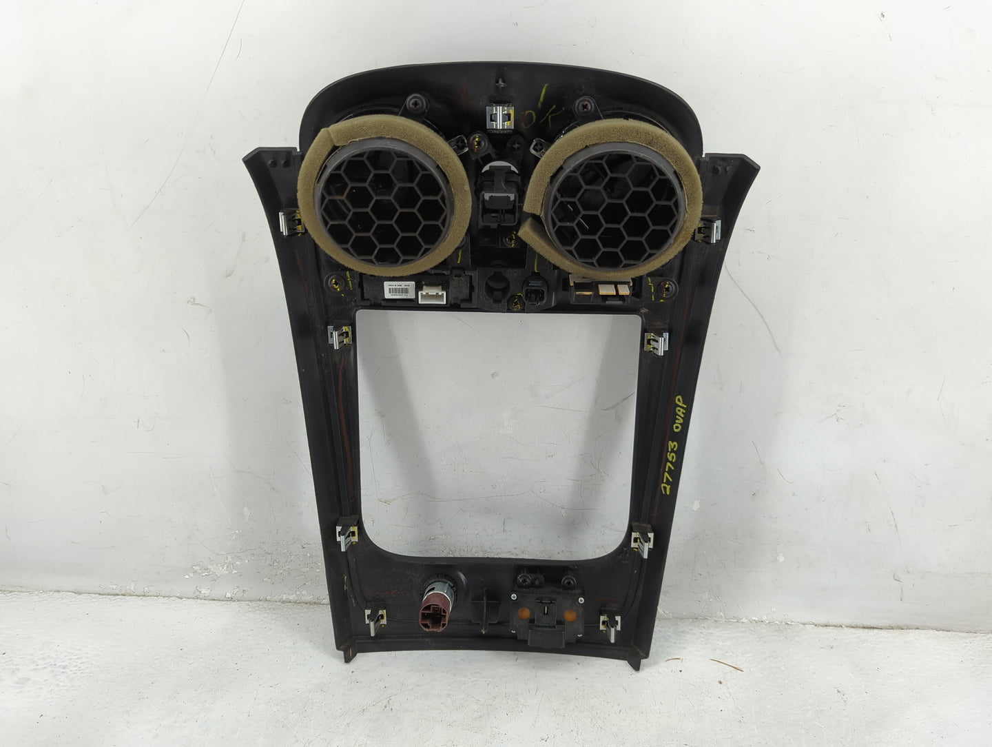 2006 Chevrolet Hhr Information Radio Display Screen Bezel Vents - Oemusedautoparts1.com