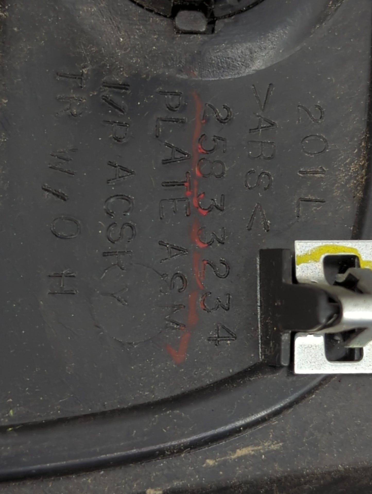 2006 Chevrolet Hhr Information Radio Display Screen Bezel Vents - Oemusedautoparts1.com
