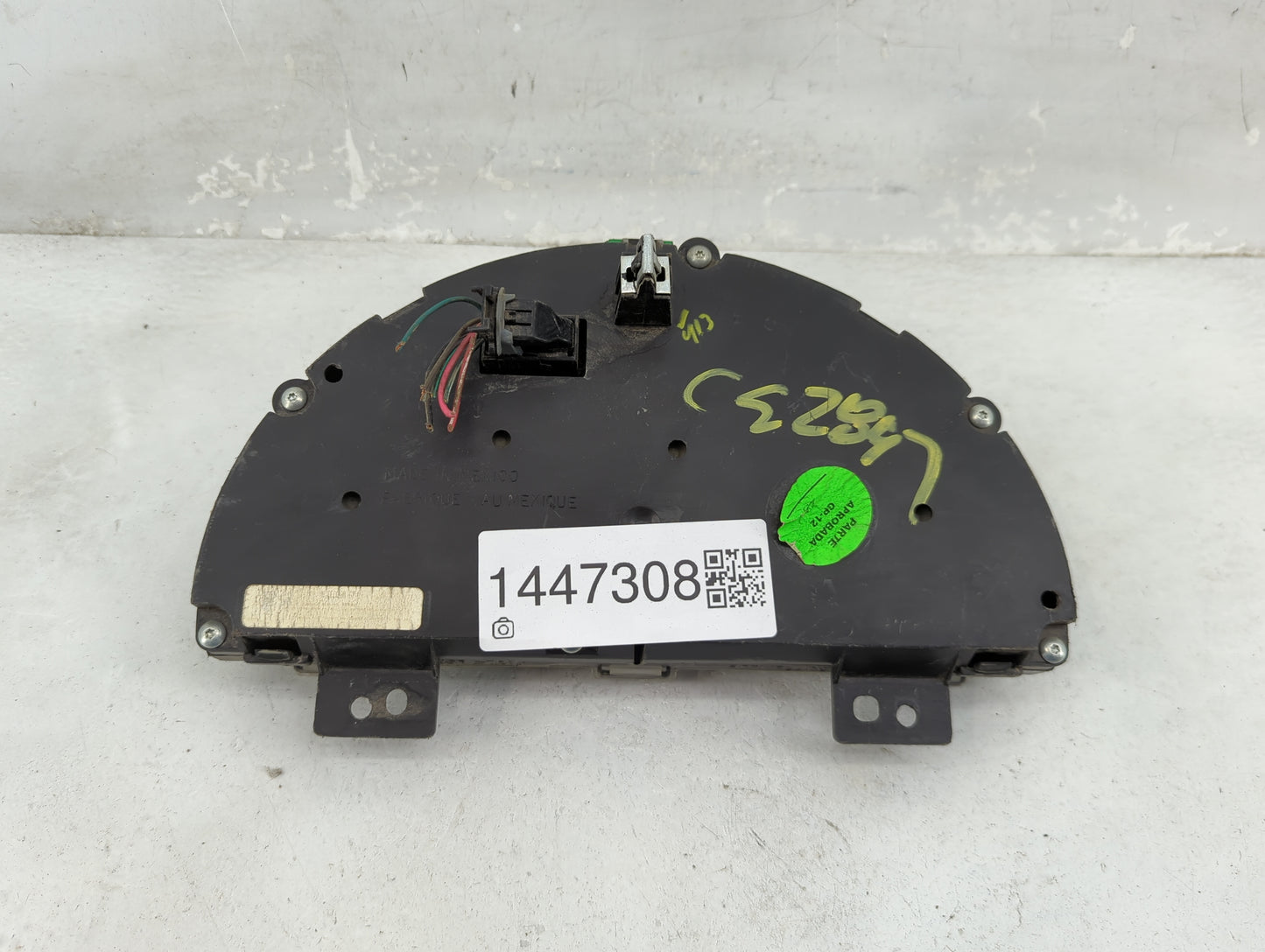 2006 Chevrolet Hhr Instrument Cluster Speedometer Gauges P/N:1158125 Fits OEM Used Auto Parts - Oemusedautoparts1.com