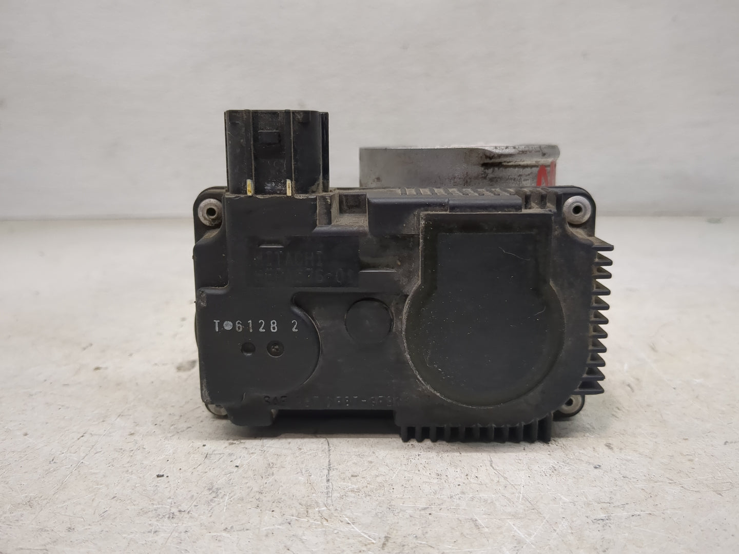 2006 Chevrolet Hhr Throttle Body P/N:RME50-16 T 6128 2 Fits Fits 2002 2003 2004 2005 2007 OEM Used Auto Parts - Oemusedautop