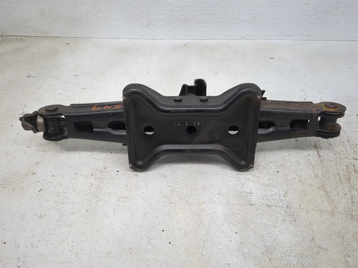 2006 Chevrolet Hhr Spare Scissor Car Jack 1512491 - Oemusedautoparts1.com
