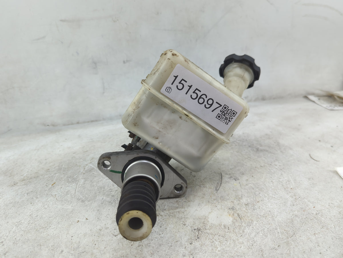 2006-2008 Chevrolet Hhr Brake Master Cylinder 1515697 - Oemusedautoparts1.com