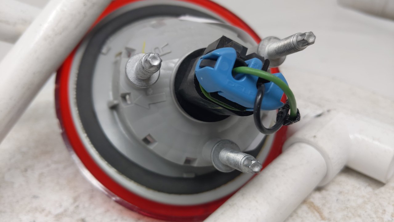 2006-2011 Chevrolet Hhr Tail Light Assembly Passenger Right OEM Fits Fits 2006 2007 2008 2009 2010 2011 OEM Used Auto Parts 