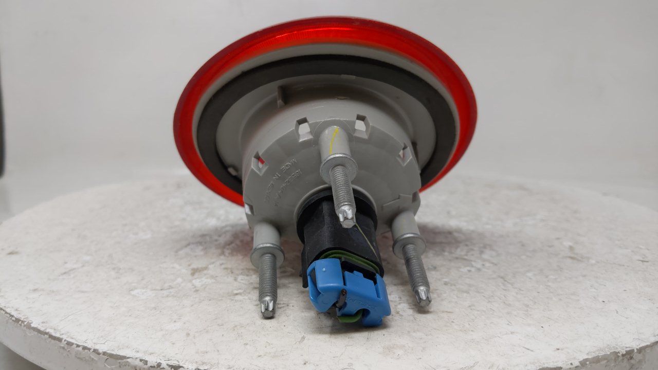 2006-2011 Chevrolet Hhr Tail Light Assembly Passenger Right OEM Fits Fits 2006 2007 2008 2009 2010 2011 OEM Used Auto Parts 