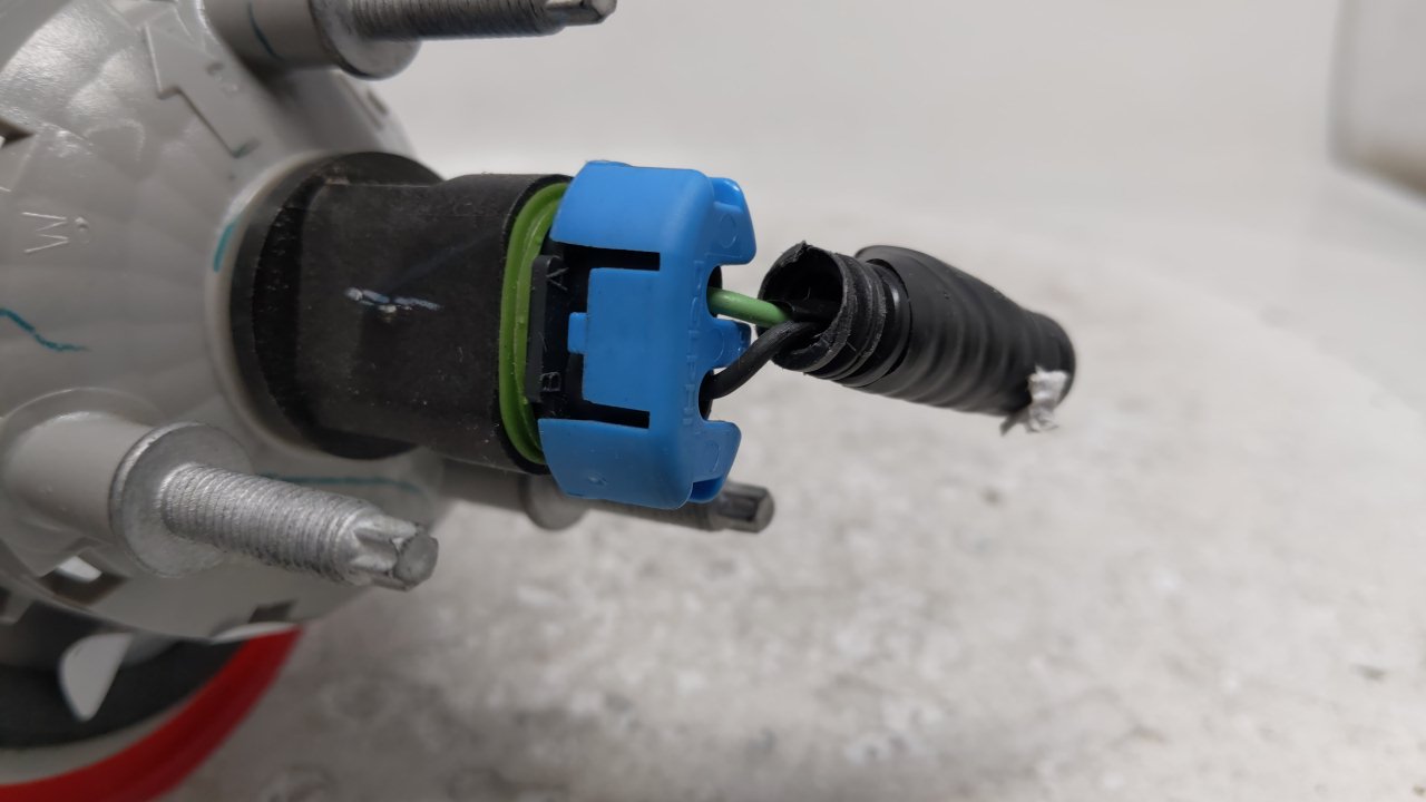 2006-2011 Chevrolet Hhr Tail Light Assembly Passenger Right OEM Fits Fits 2006 2007 2008 2009 2010 2011 OEM Used Auto Parts 