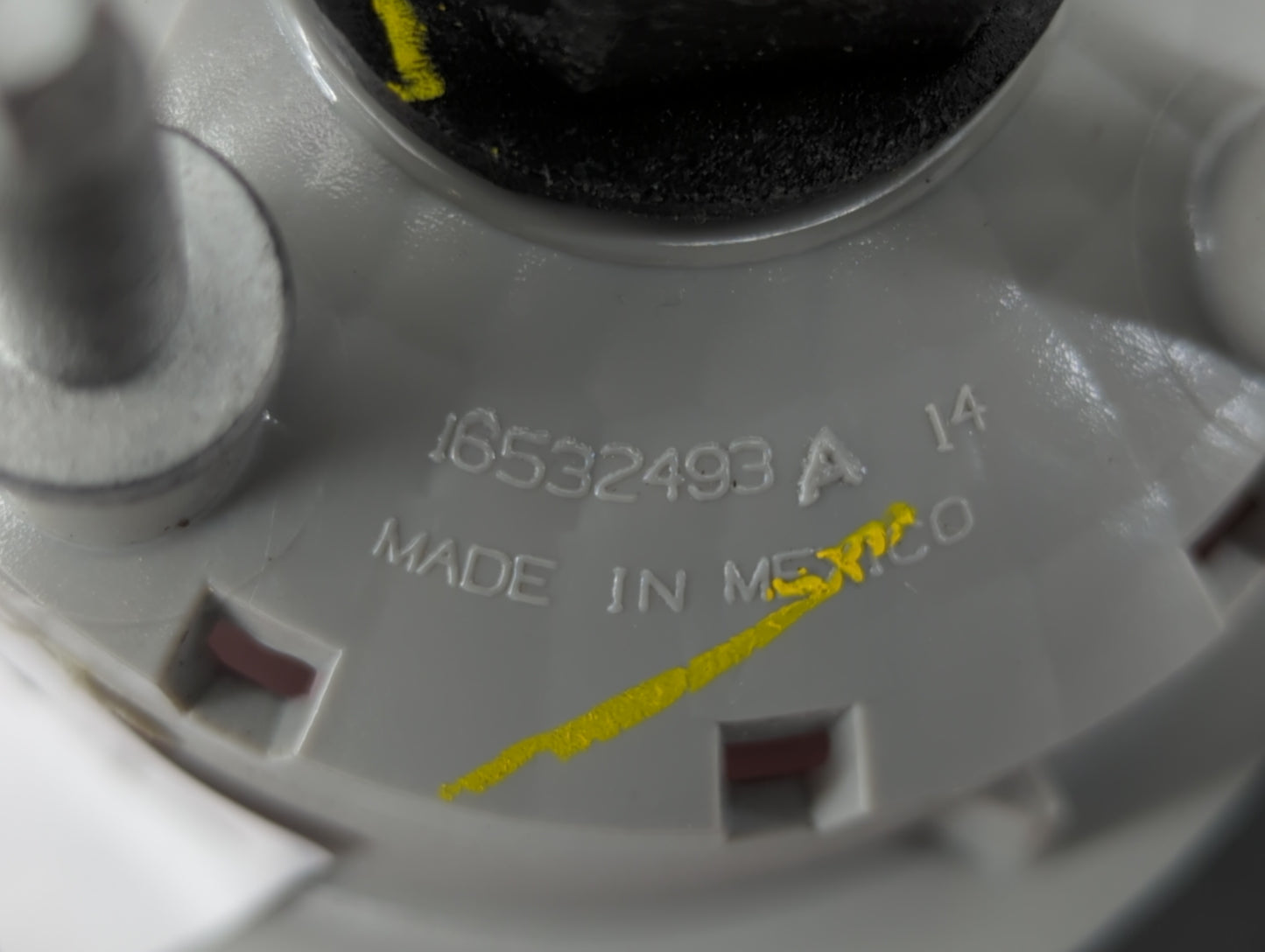 2006-2011 Chevrolet Hhr Tail Light Assembly Driver Left OEM P/N:22727296 1582182, 16532493 Fits Fits 2006 2007 2008 2009 201