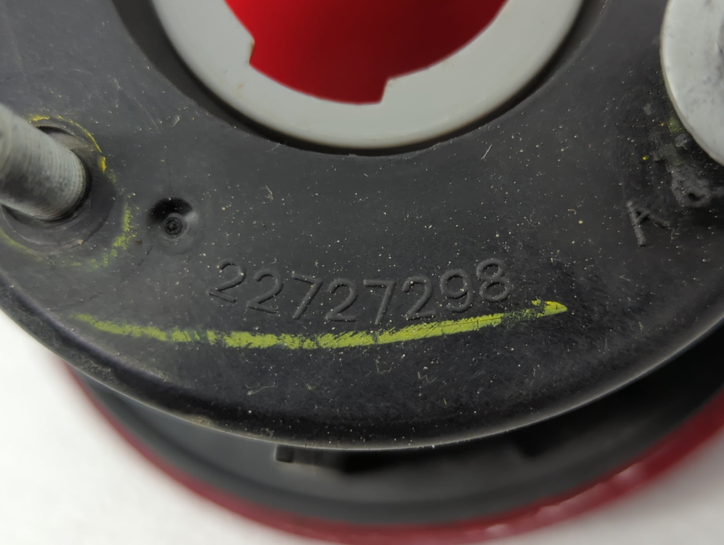 2006-2011 Chevrolet Hhr Tail Light Assembly Driver Left OEM P/N:22727298 25823016 Fits Fits 2006 2007 2008 2009 2010 2011 OE