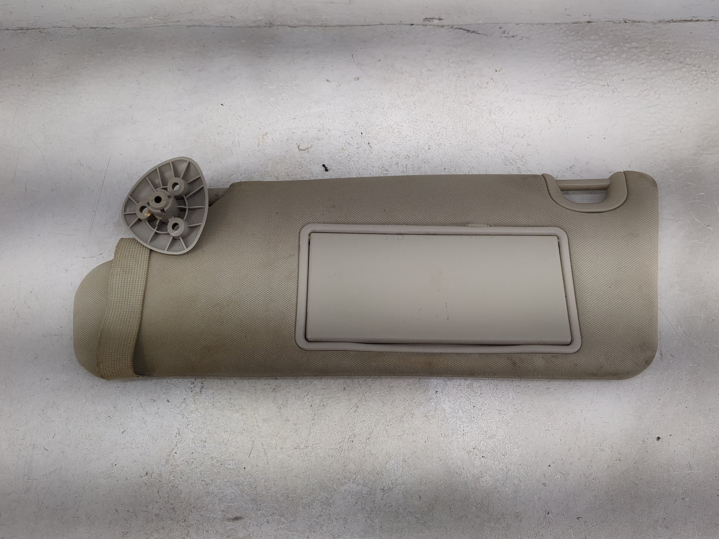 2006-2011 Chevrolet Hhr Sun Visor Shade Replacement Driver Left Mirror Fits Fits 2006 2007 2008 2009 2010 2011 OEM Used Auto