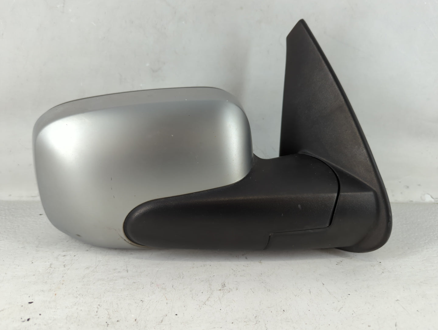 2006-2007 Chevrolet Hhr Passenger Side View Mirror - Right Door Mirror OEM Used - Oemusedautoparts1.com