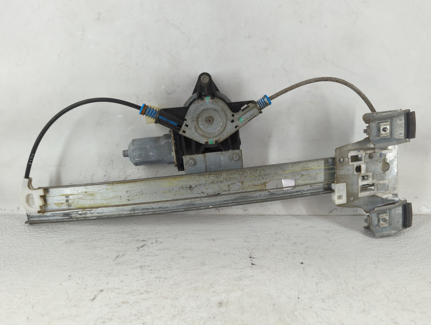 2006-2011 Chevrolet Hhr Driver Left Rear Window Regulator - Oemusedautoparts1.com