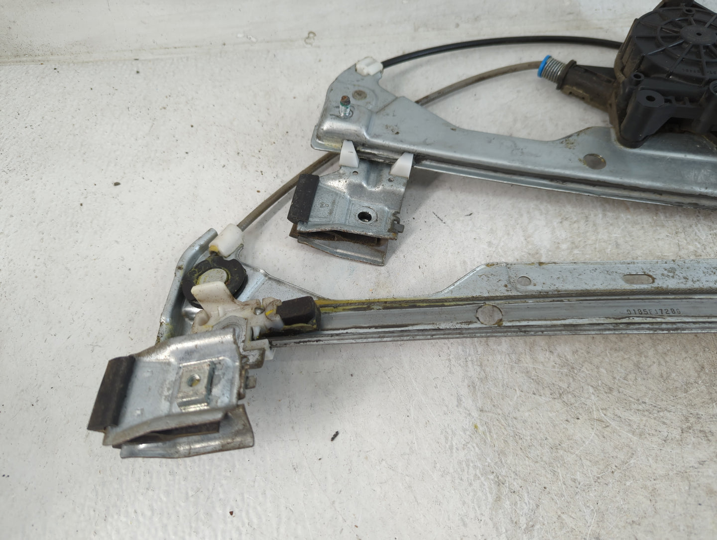 2006-2011 Chevrolet Hhr Driver Left Front Window Regulator 802466 - Oemusedautoparts1.com