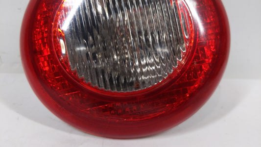 2006 Chevrolet Hhr Tail Light Assembly Passenger Right OEM P/N:25823015 15875484 Fits Fits 2007 2008 2009 2010 2011 OEM Used Auto Parts