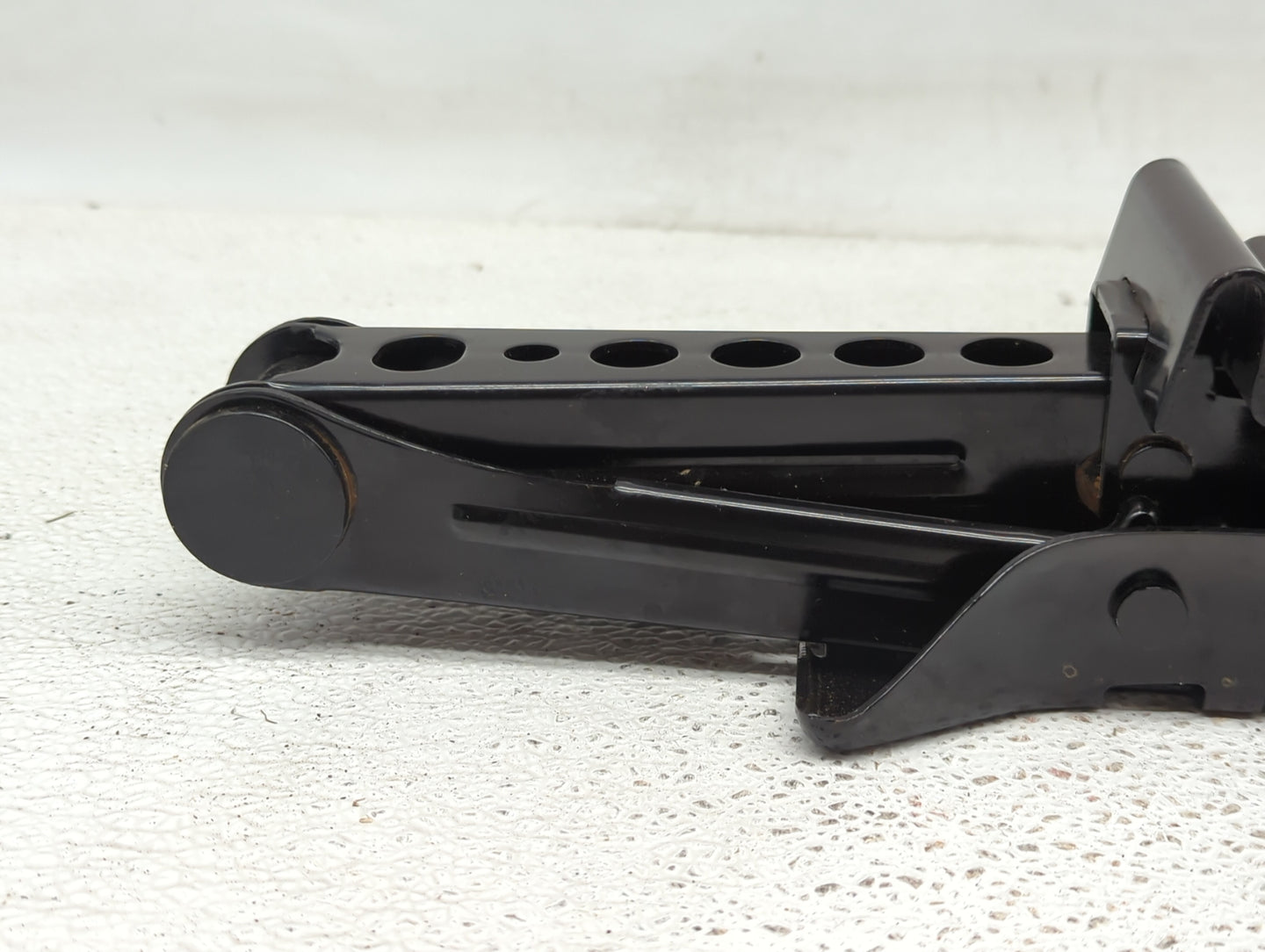 2006 Chevrolet Impala Spare Scissor Car Jack 1079443 - Oemusedautoparts1.com