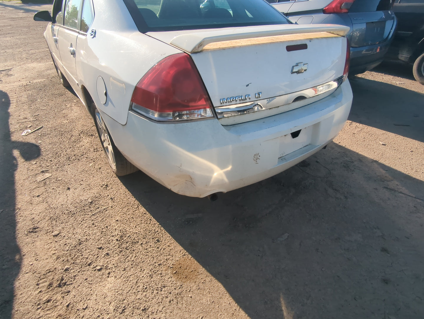 2006-2011 Chevrolet Impala Rear Bumper Assembly Oem 1079496 - Oemusedautoparts1.com
