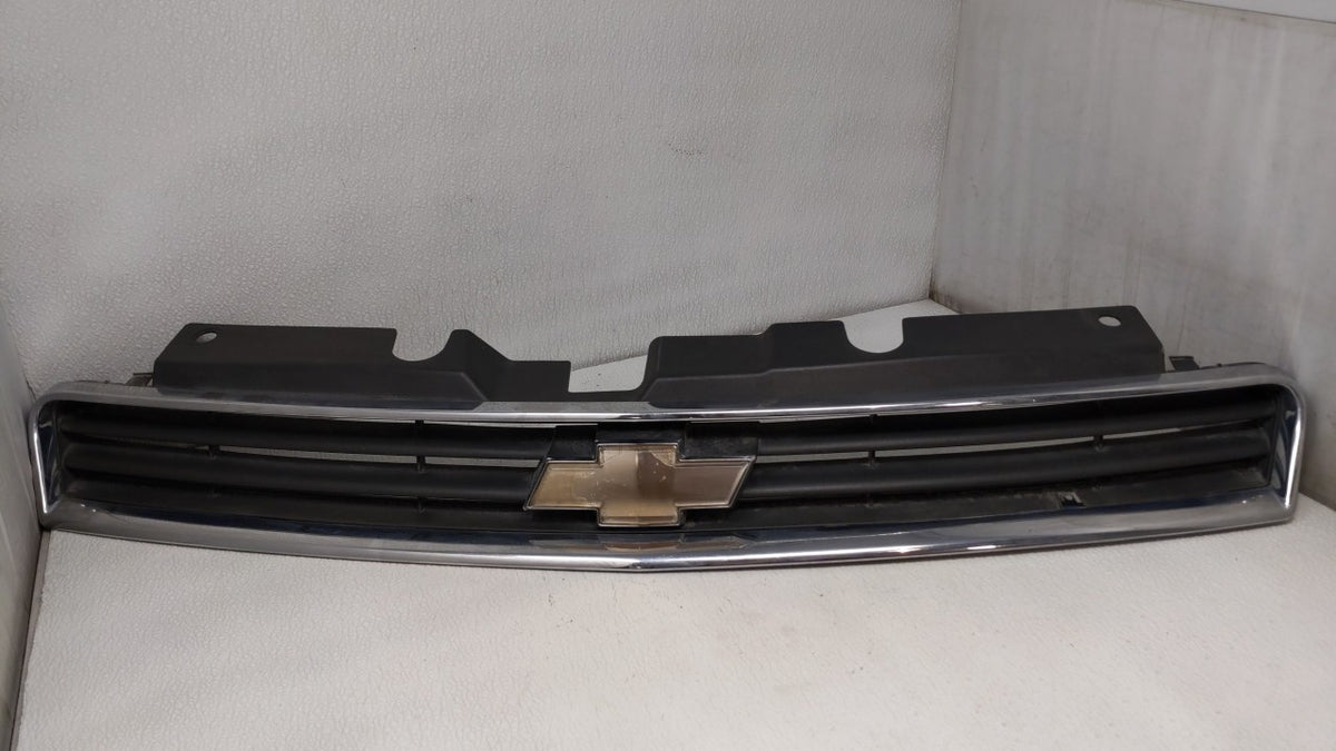 2006-2011 Chevrolet Impala Front Grille Bumper Not Included 117974 - Oemusedautoparts1.com
