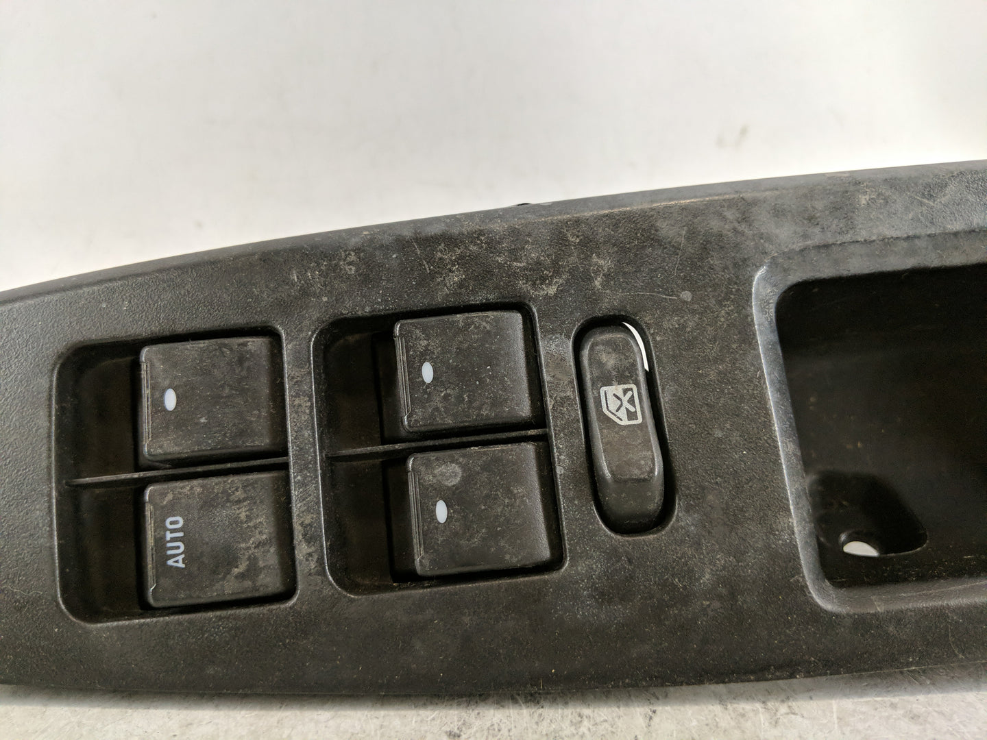 2006-2008 Chevrolet Impala Master Power Window Switch Replacement Driver Side Left P/N:10340140 7283004A04 Fits OEM Used Aut