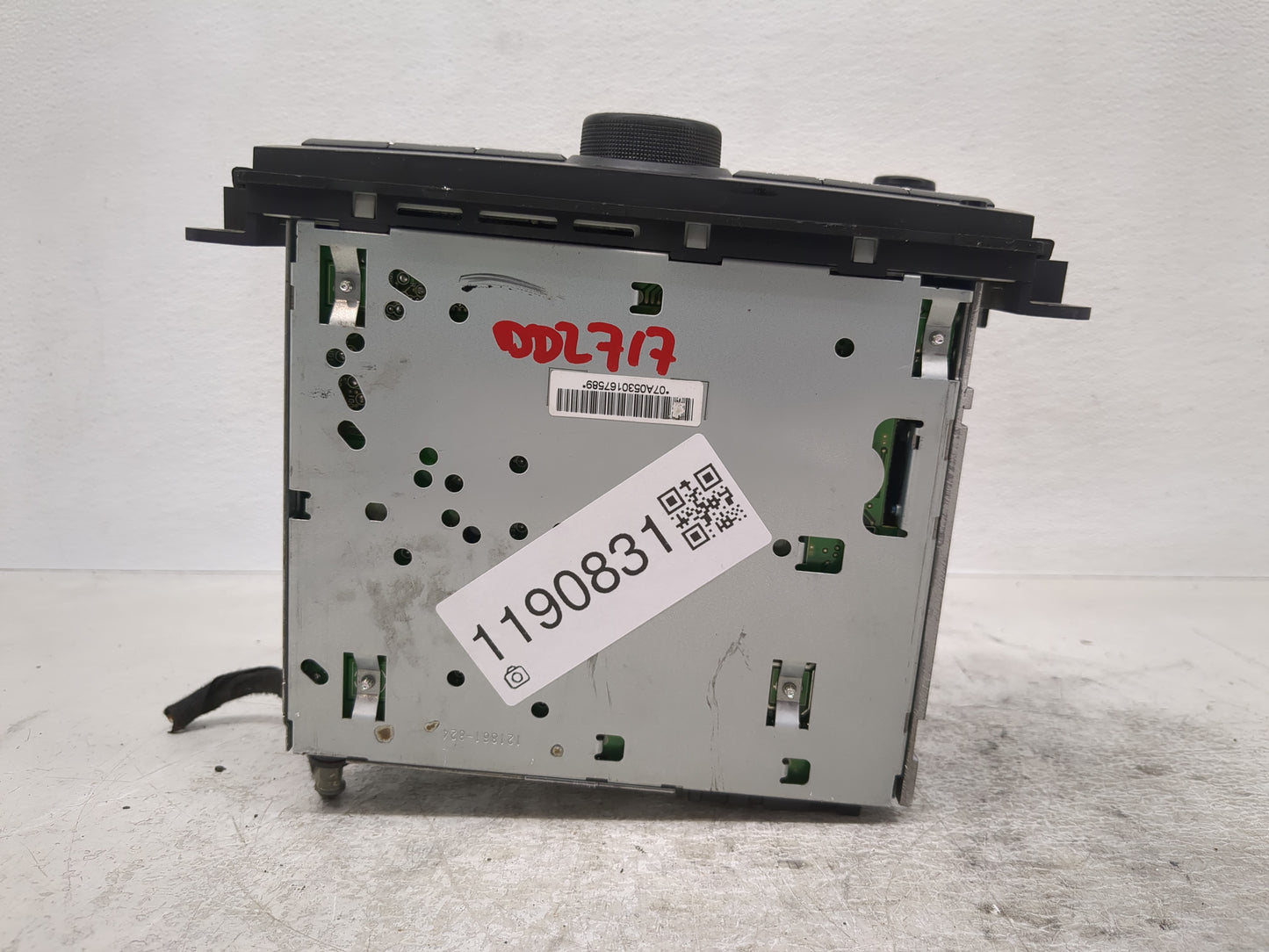 2006-2016 Chevrolet Impala Radio AM FM Cd Player Receiver Replacement P/N:15870718 Fits OEM Used Auto Parts - Oemusedautopar