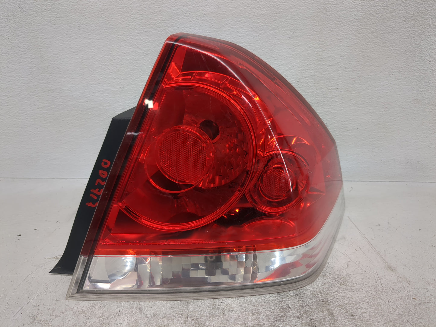 2006-2016 Chevrolet Impala Tail Light Assembly Passenger Right OEM Fits OEM Used Auto Parts - Oemusedautoparts1.com