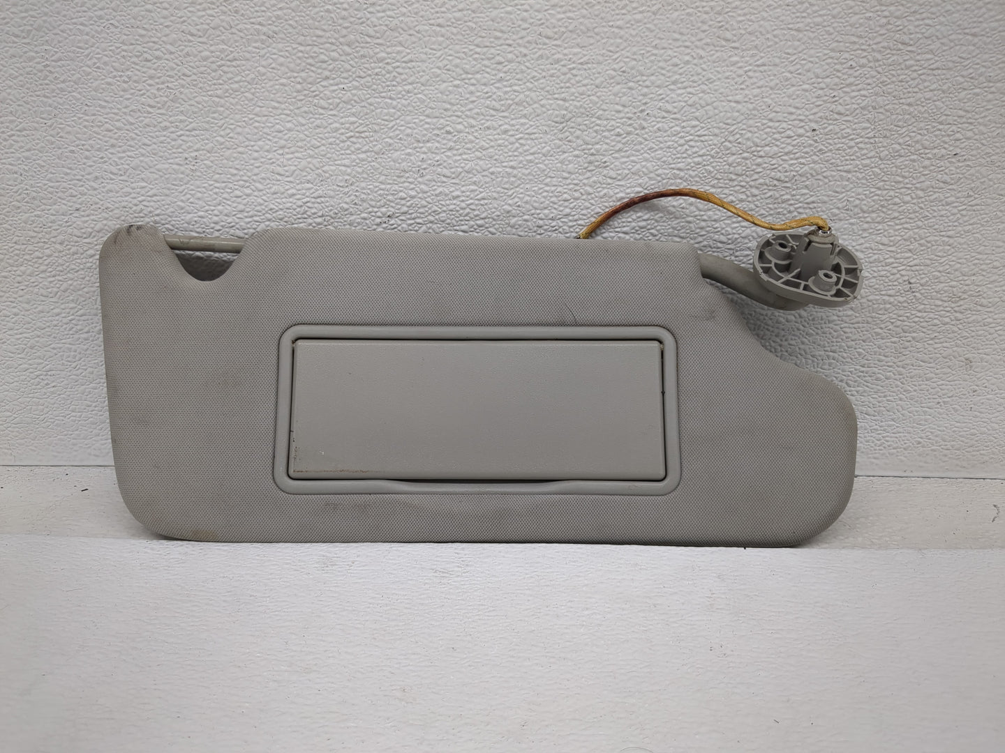 2006-2016 Chevrolet Impala Sun Visor Shade Replacement Passenger Right Mirror Fits OEM Used Auto Parts - Oemusedautoparts1.c