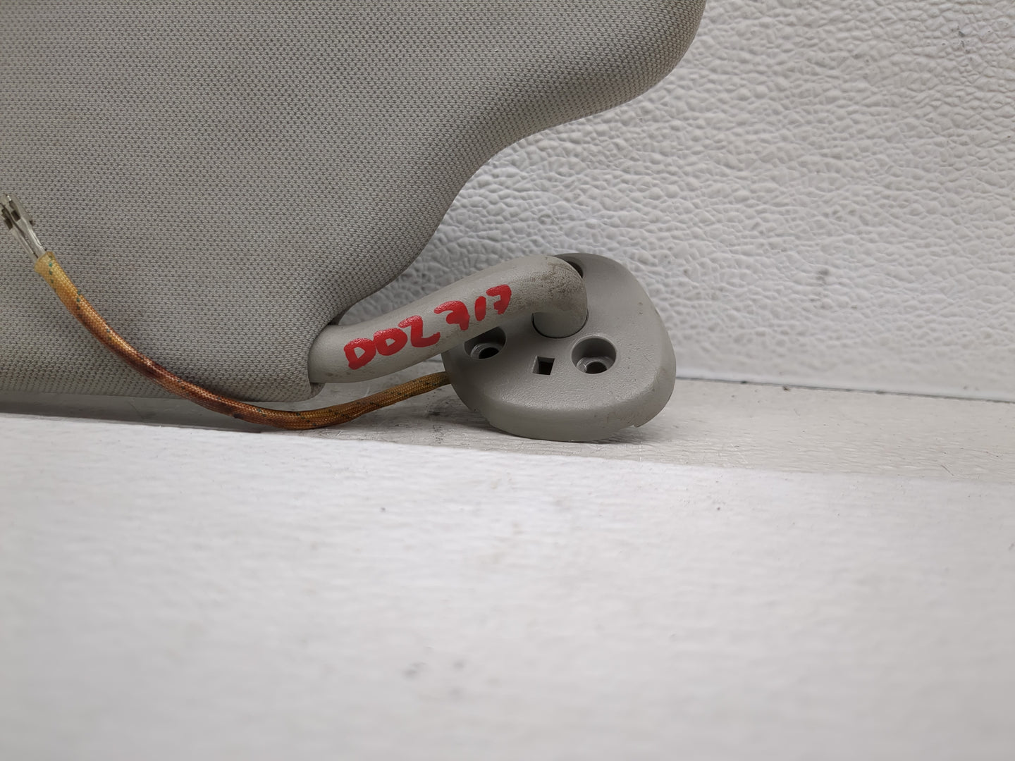 2006-2016 Chevrolet Impala Sun Visor Shade Replacement Passenger Right Mirror Fits OEM Used Auto Parts - Oemusedautoparts1.c