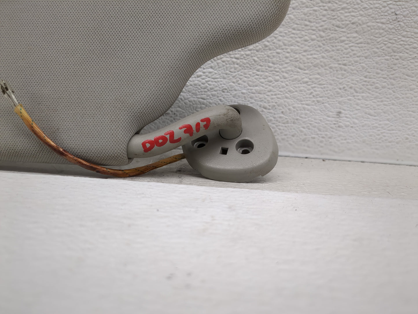 2006-2016 Chevrolet Impala Sun Visor Shade Replacement Passenger Right Mirror Fits OEM Used Auto Parts - Oemusedautoparts1.c