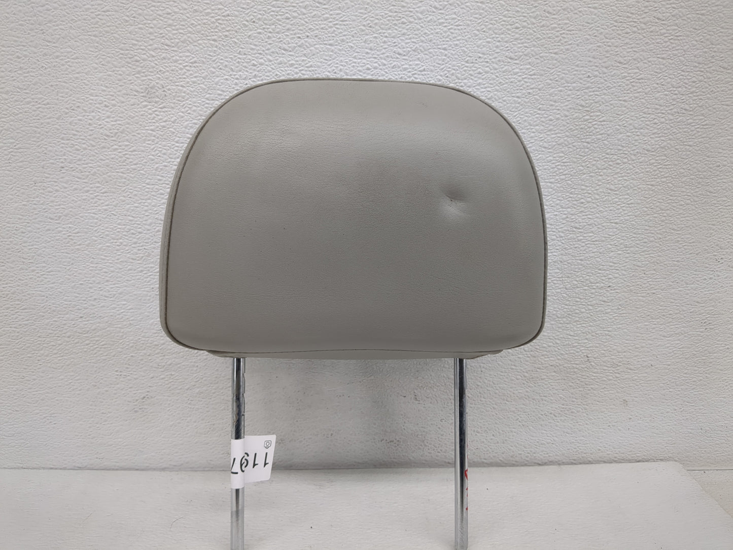 2006-2008 Chevrolet Impala Headrest Head Rest Front Driver Passenger Seat Fits Fits 2006 2007 2008 OEM Used Auto Parts - Oem