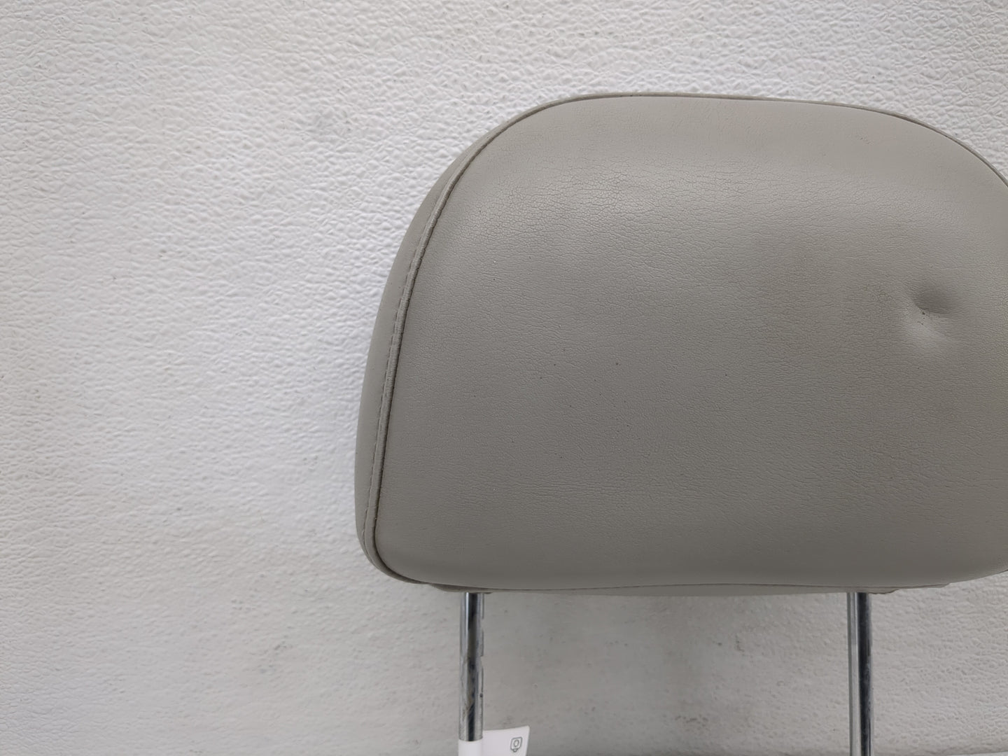 2006-2008 Chevrolet Impala Headrest Head Rest Front Driver Passenger Seat Fits Fits 2006 2007 2008 OEM Used Auto Parts - Oem