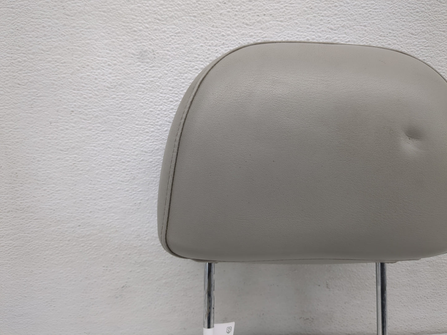 2006-2008 Chevrolet Impala Headrest Head Rest Front Driver Passenger Seat Fits Fits 2006 2007 2008 OEM Used Auto Parts - Oem