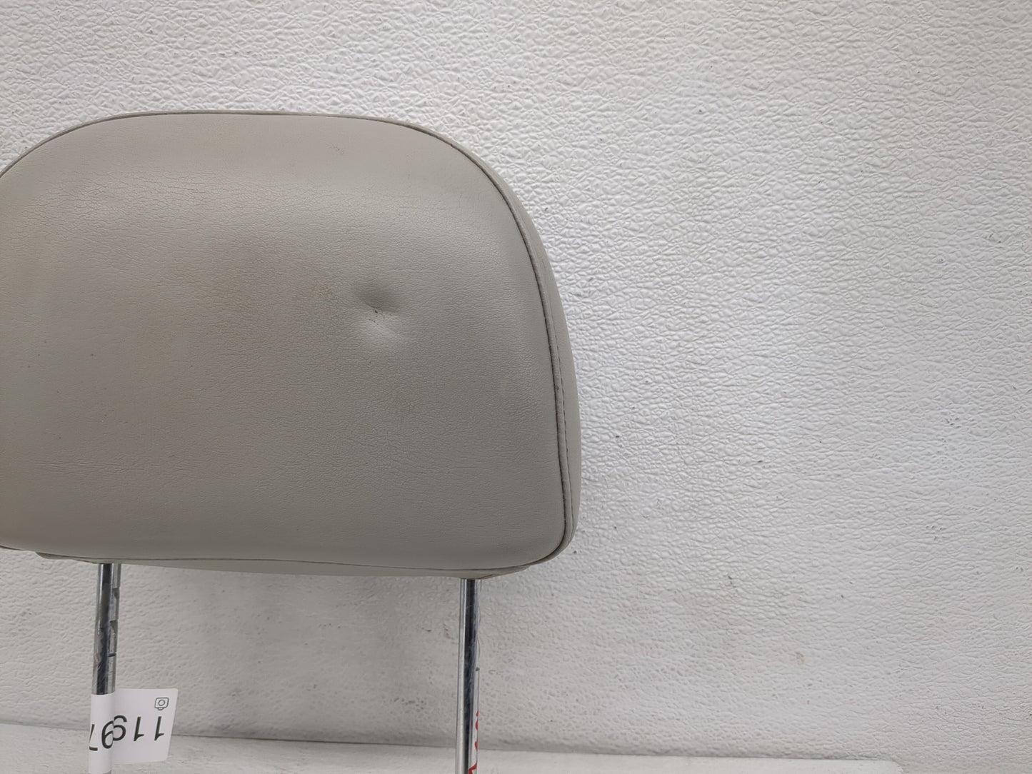 2006-2008 Chevrolet Impala Headrest Head Rest Front Driver Passenger Seat Fits Fits 2006 2007 2008 OEM Used Auto Parts - Oem
