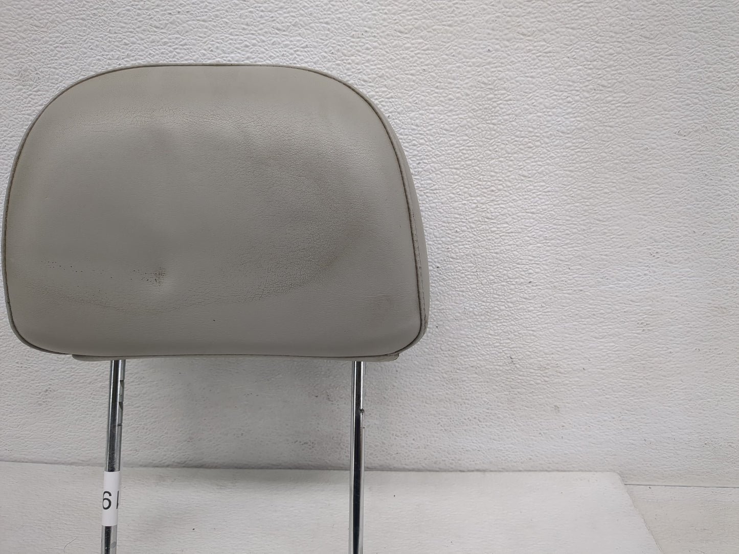 2006-2008 Chevrolet Impala Headrest Head Rest Front Driver Passenger Seat Fits Fits 2006 2007 2008 OEM Used Auto Parts - Oem