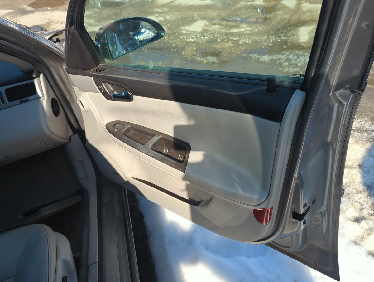 2006 Chevrolet Impala Front Right Passenger Interior Door Panel Trim 1256541 - Oemusedautoparts1.com