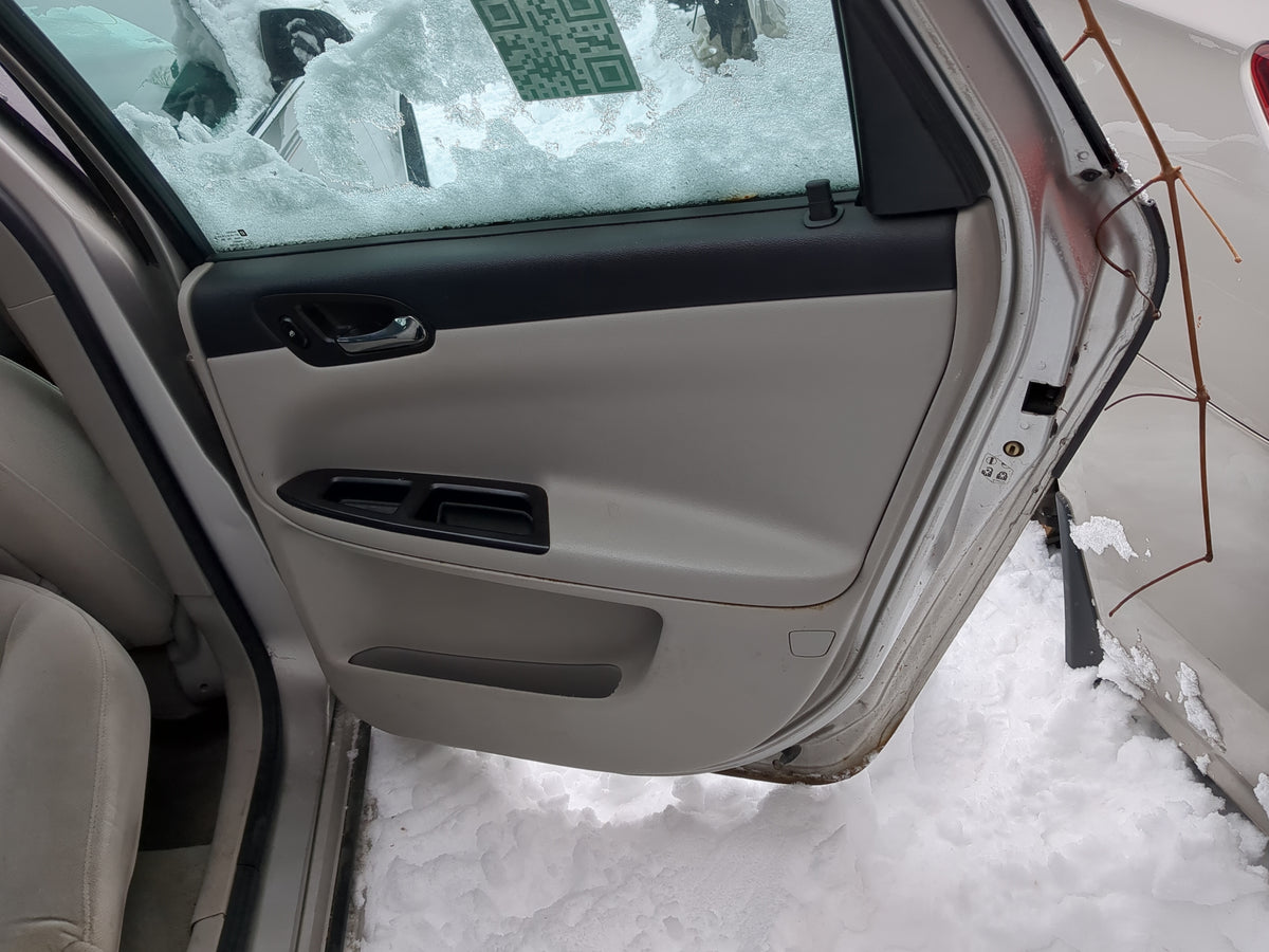 2006-2016 Chevrolet Impala Passenger Rear Door Oem 1259593 - Oemusedautoparts1.com