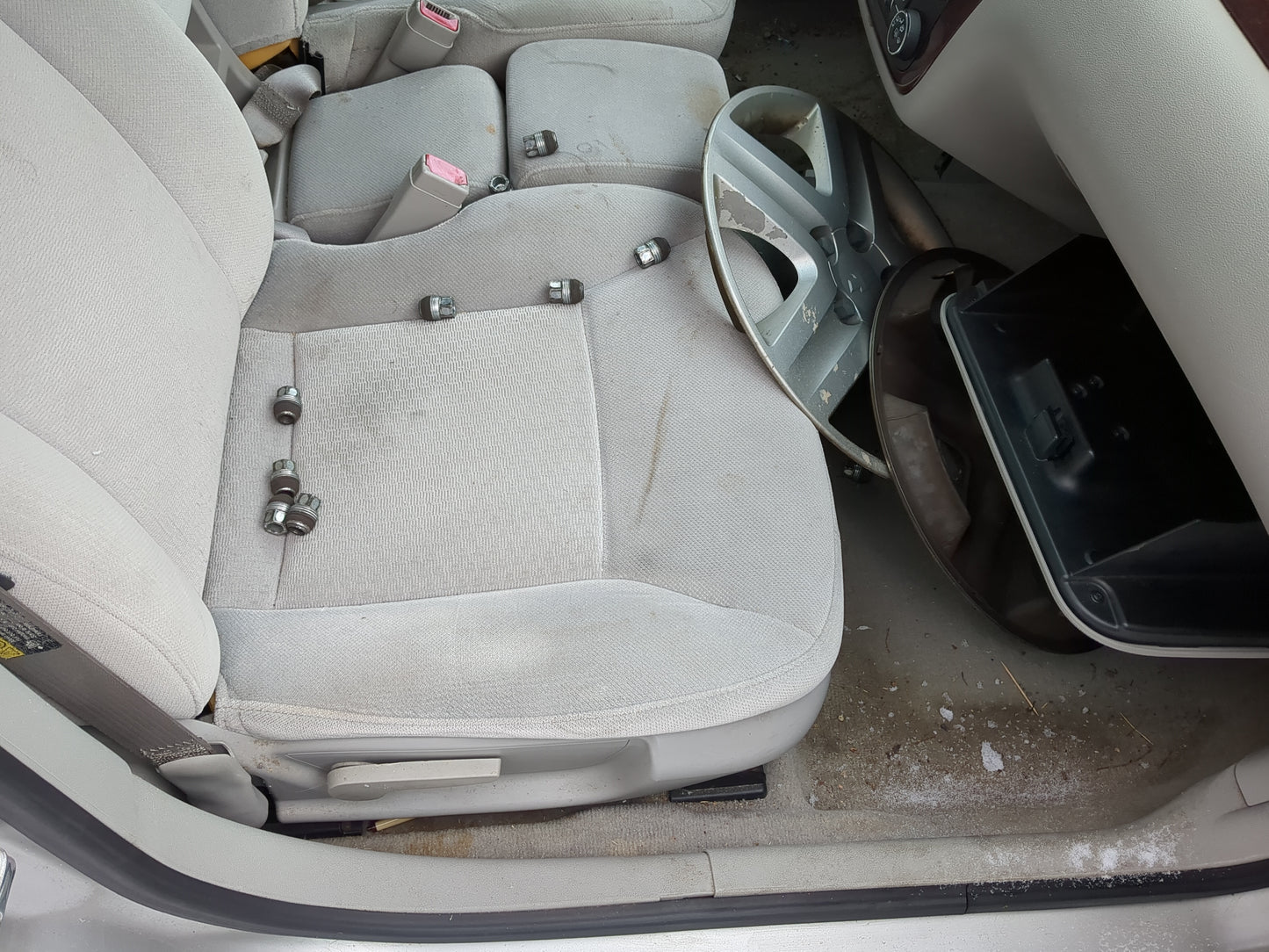 2006-2008 Chevrolet Impala Passenger Front Seat Oem 1259647 - Oemusedautoparts1.com