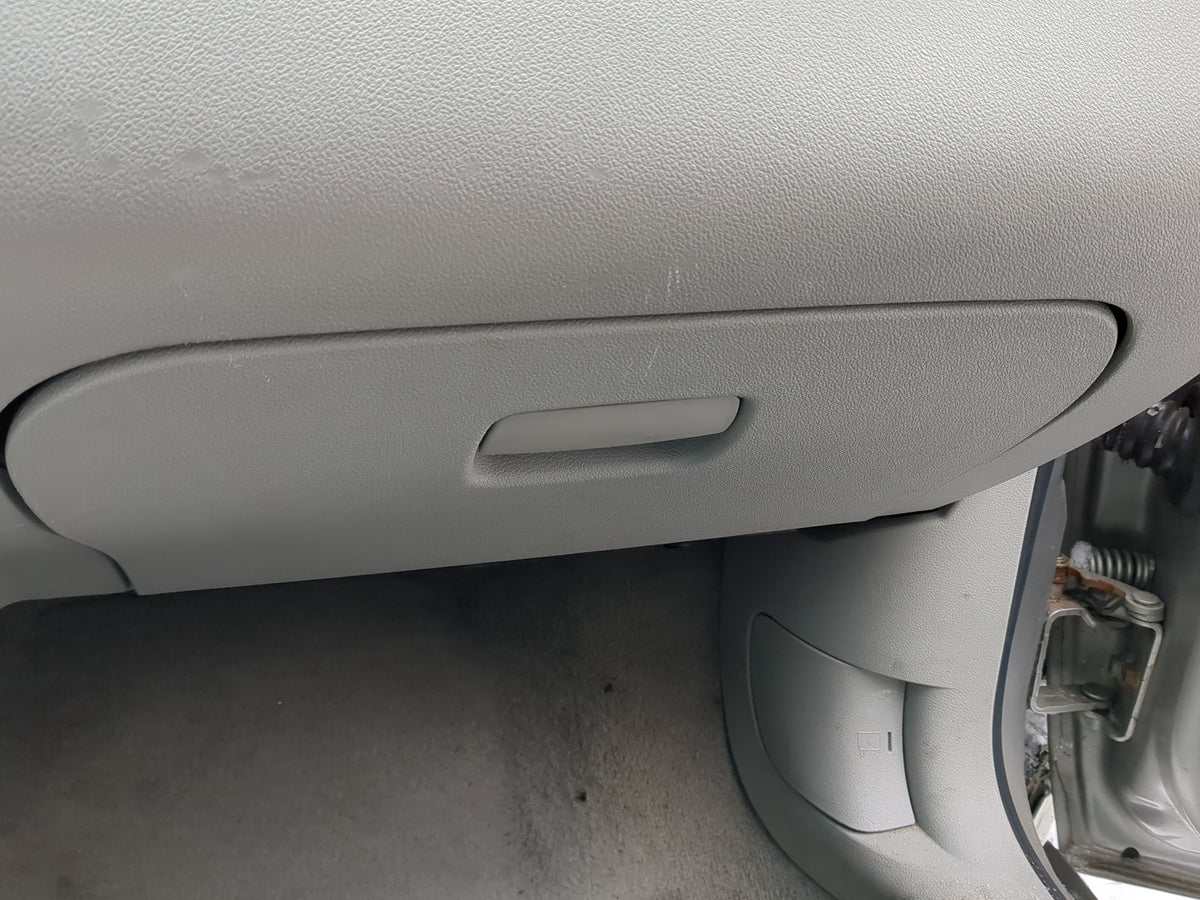 2006 Chevrolet Impala Passenger Glove Box Door Storage Compartment 1259666 - Oemusedautoparts1.com