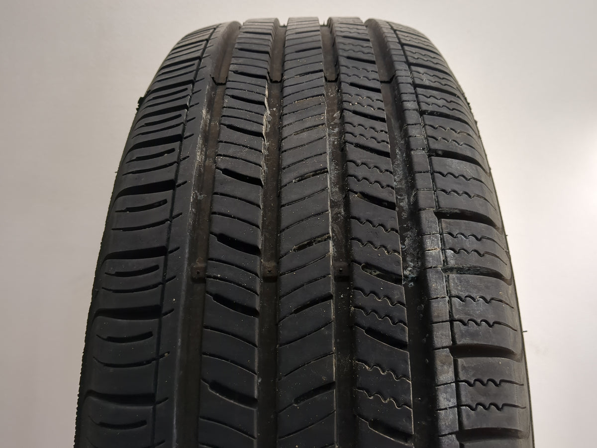 Used Tire 225/60R17 KUMHO SOLUS TA11 99T - Tread Depth 10/32 - Oemusedautoparts1.com