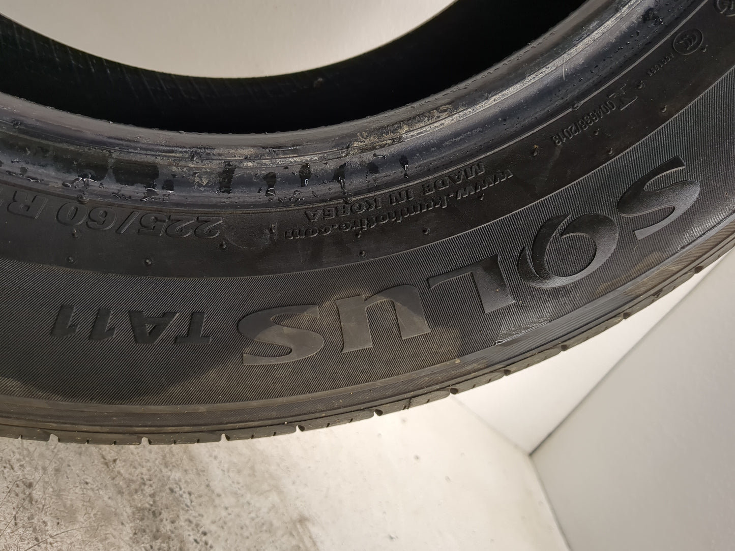 Used Tire 225/60R17 KUMHO SOLUS TA11 99T - Tread Depth 10/32 - Oemusedautoparts1.com