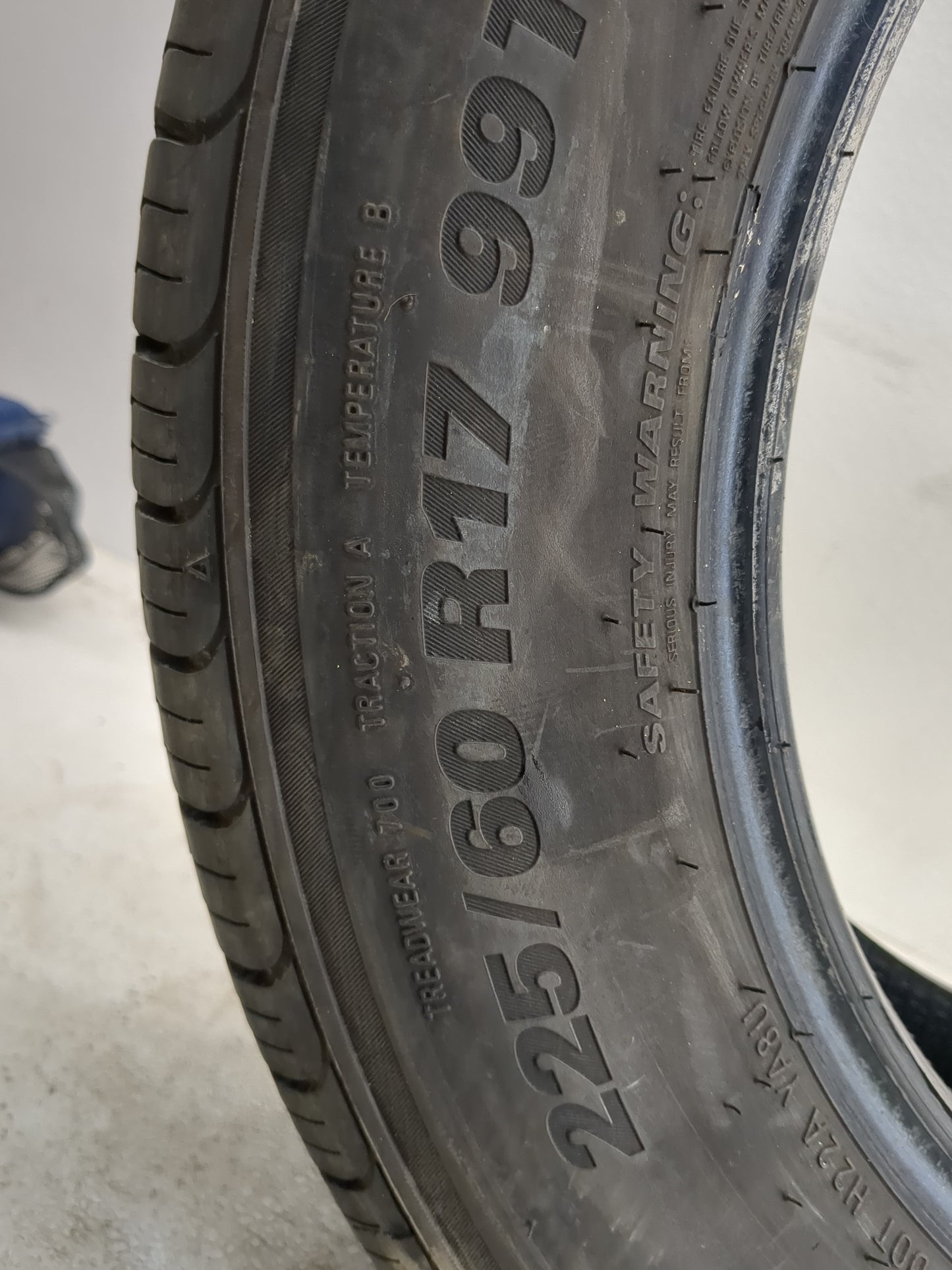 Used Tire 225/60R17 KUMHO SOLUS TA11 99T - Tread Depth 10/32 - Oemusedautoparts1.com