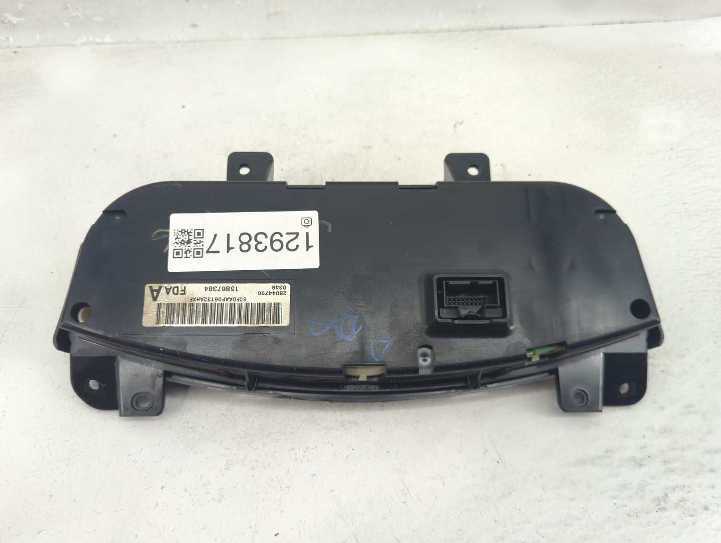 2006 Chevrolet Impala Instrument Cluster Speedometer Gauges P/N:15867384 Fits OEM Used Auto Parts - Oemusedautoparts1.com