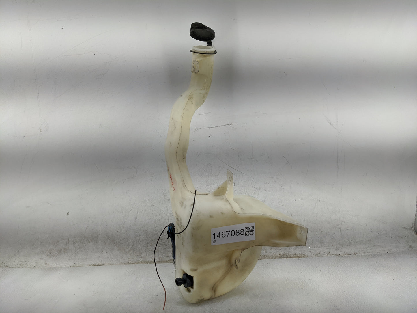 2006-2016 Chevrolet Impala Windshield Washer Fluid Reservoir Bottle Oem 1467088 - Oemusedautoparts1.com