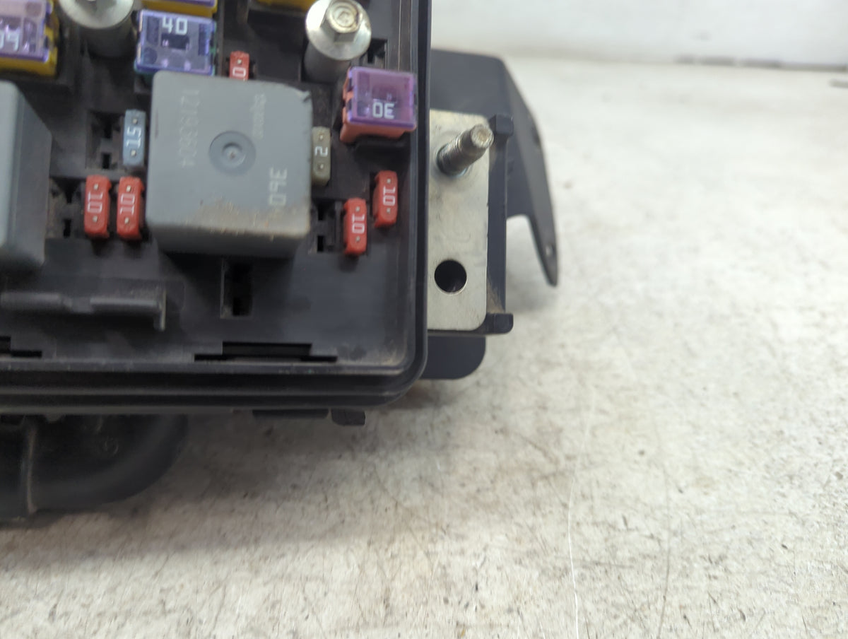 2006 Chevrolet Impala Fusebox Fuse Box Panel Relay Module P/N:15483115 15493472 Fits OEM Used Auto Parts - Oemusedautoparts1