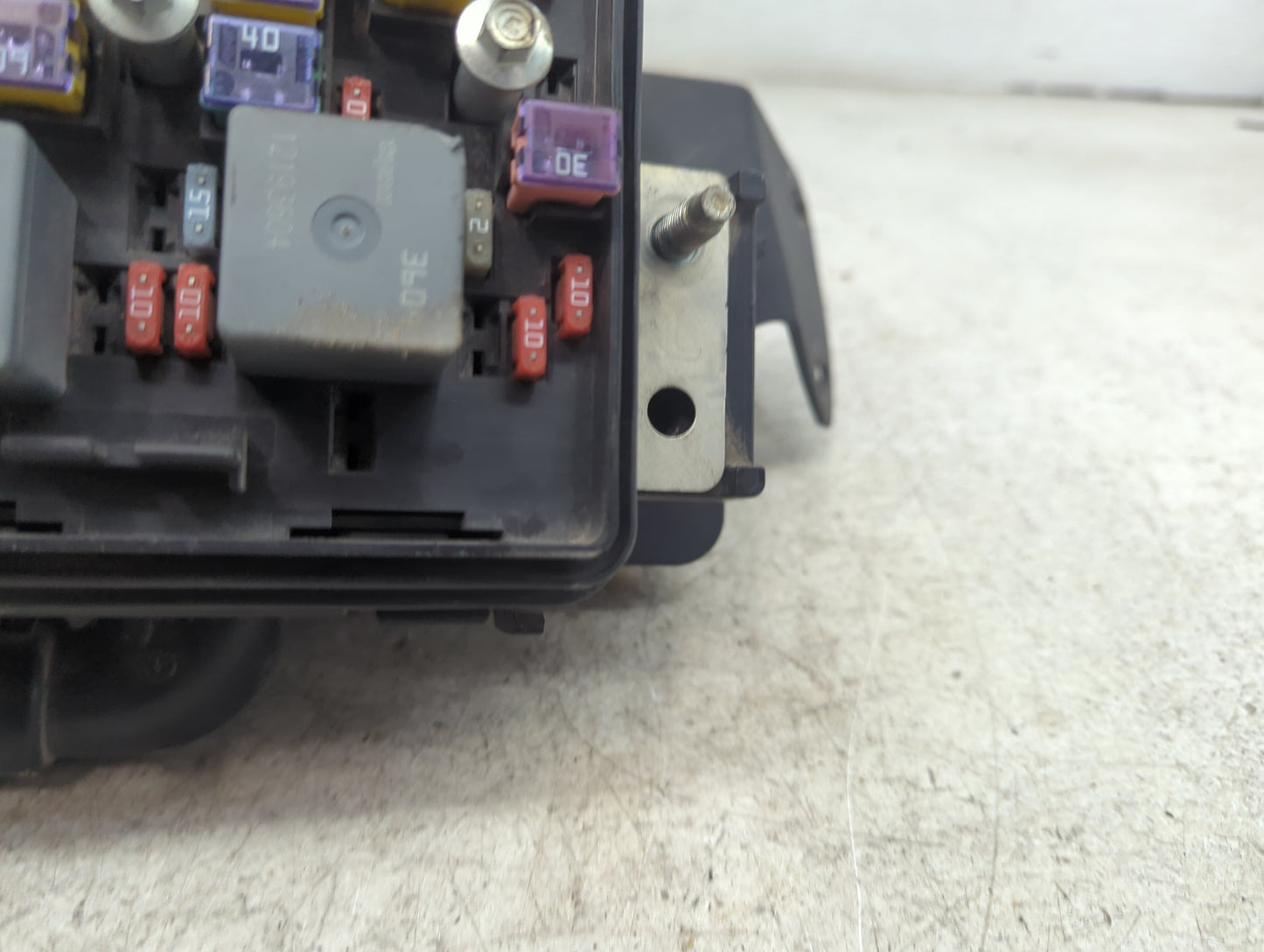 2006 Chevrolet Impala Fusebox Fuse Box Panel Relay Module P/N:15483115 15493472 Fits OEM Used Auto Parts - Oemusedautoparts1