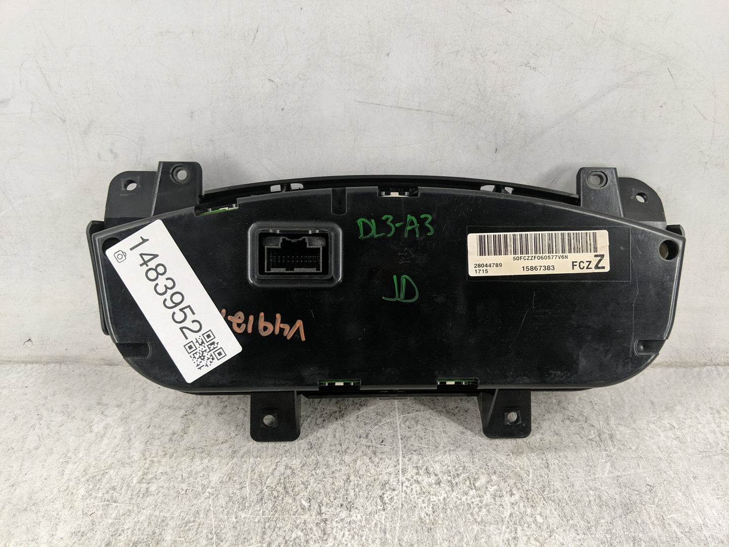 2006 Chevrolet Impala Instrument Cluster Speedometer Gauges P/N:28044789 15867383 Miles: Fits OEM Used Auto Parts - Oemuseda