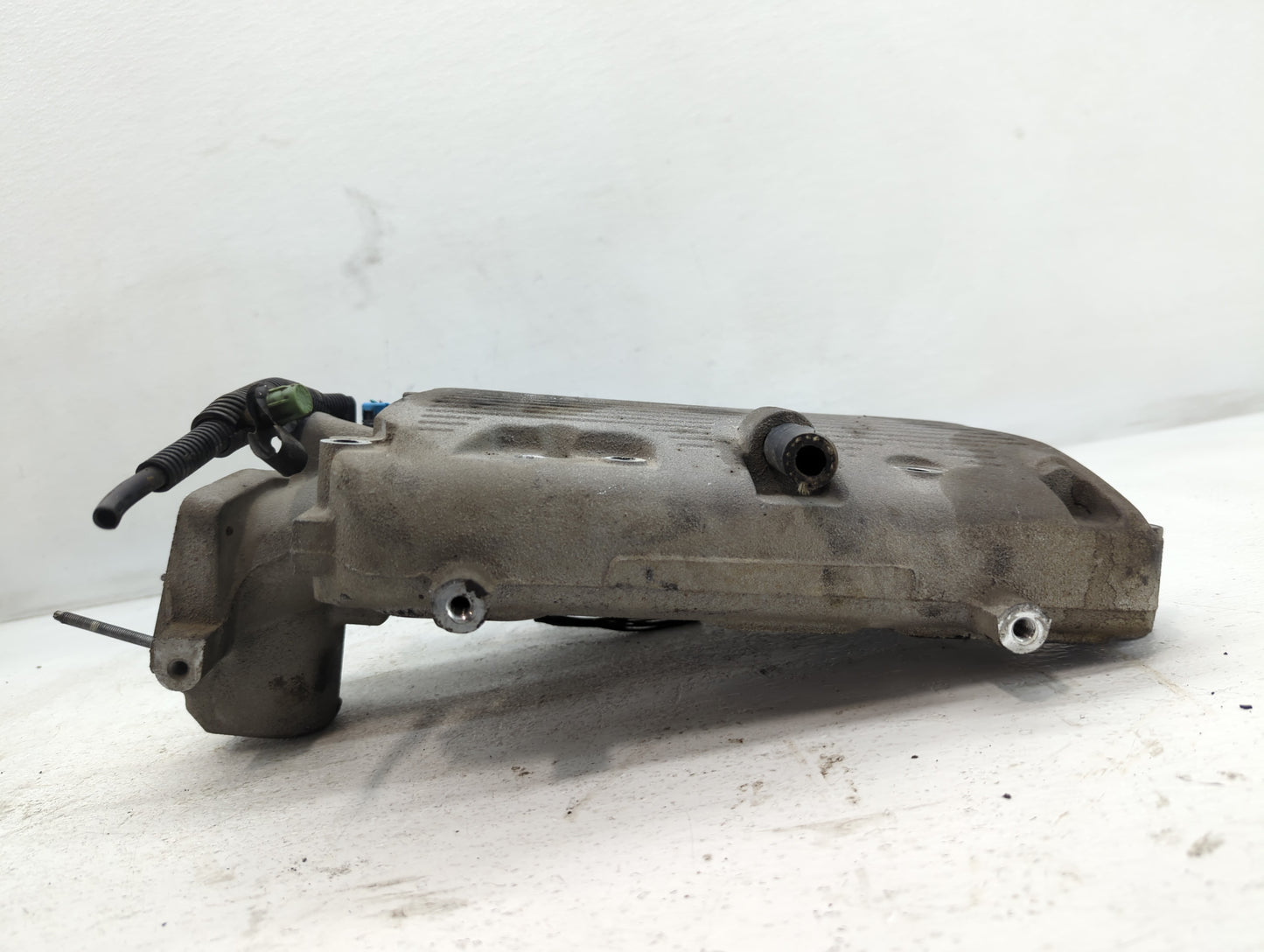 2006-2007 Chevrolet Impala Air Intake Manifold P/N:12598057 Fits Fits 2006 2007 OEM Used Auto Parts - Oemusedautoparts1.com