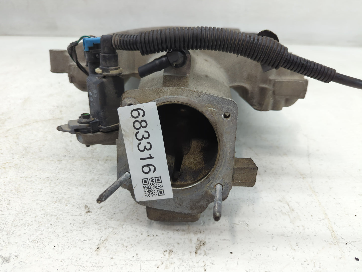 2006-2007 Chevrolet Impala Air Intake Manifold P/N:12598057 Fits Fits 2006 2007 OEM Used Auto Parts - Oemusedautoparts1.com